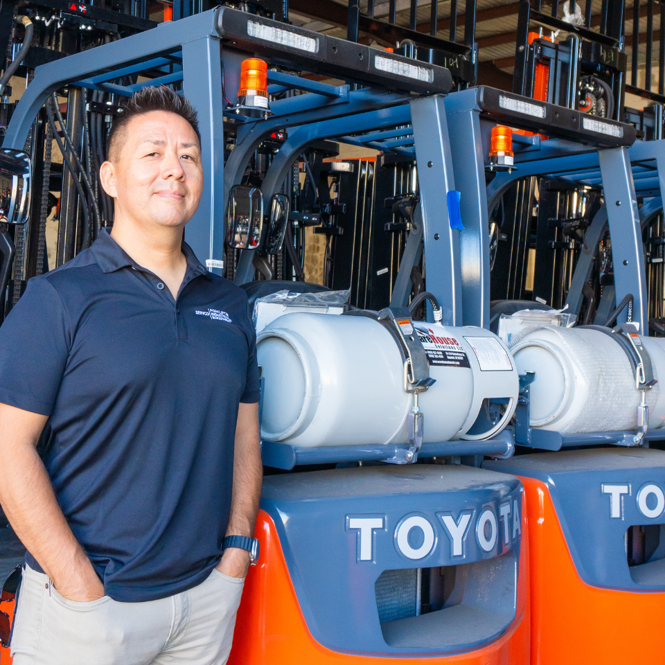 image of servco forklift sales consultant