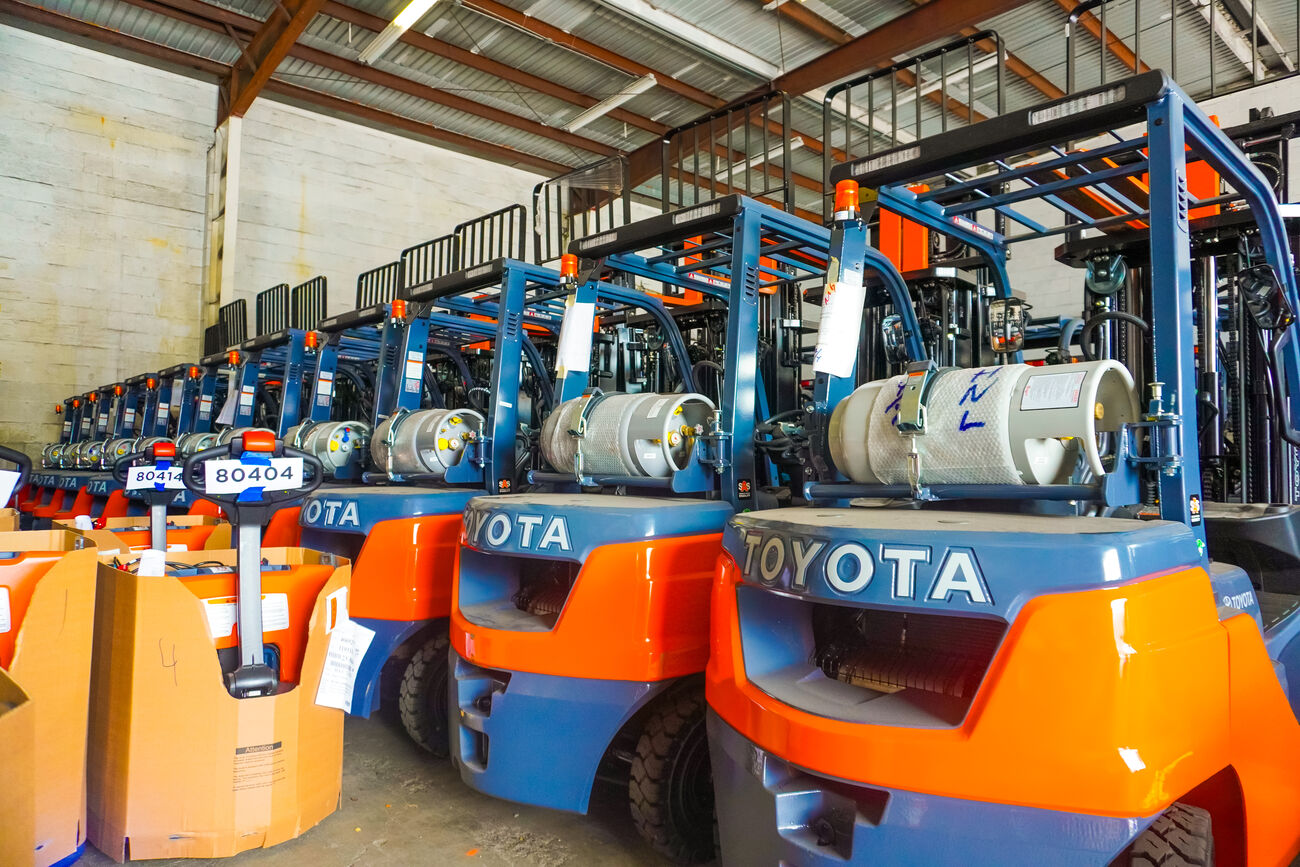 Our new Toyota forklifts and pallet trucks guaranteed for quality use.